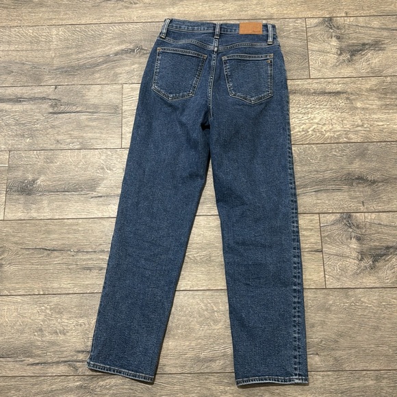 • Madewell • The Perfect Vintage Straight Jean in Bright Indigo Wash: Instacozy - Picture 6 of 6